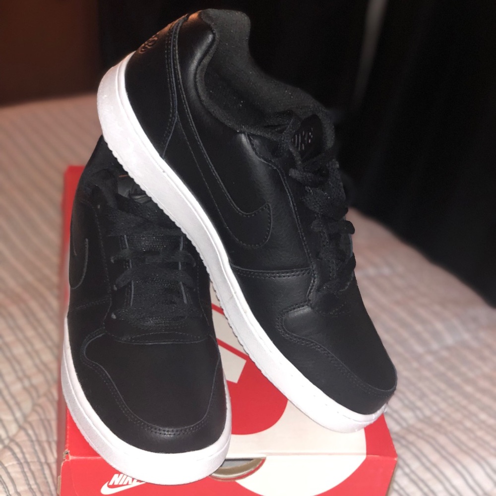 Brand new Womens Nike Ebernon lows